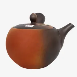 Kyusu 'Okama' Tokoname 380 ml.
Tetera Japonesa torneada o moldeada a mano.